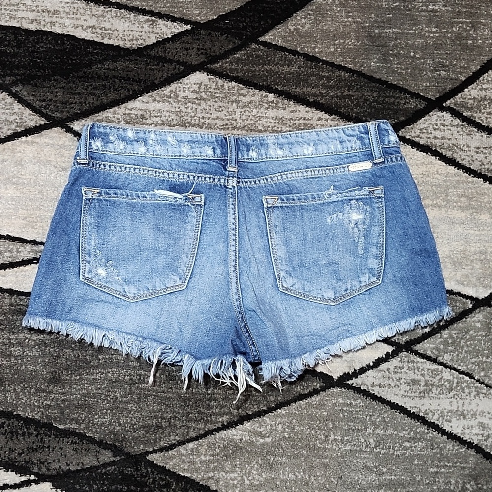 KANCAN LOS ANGELES DISTRESSED RAW-EDGE ZIP-FLY DENIM JEAN SHORTS - Picture 7 of 12